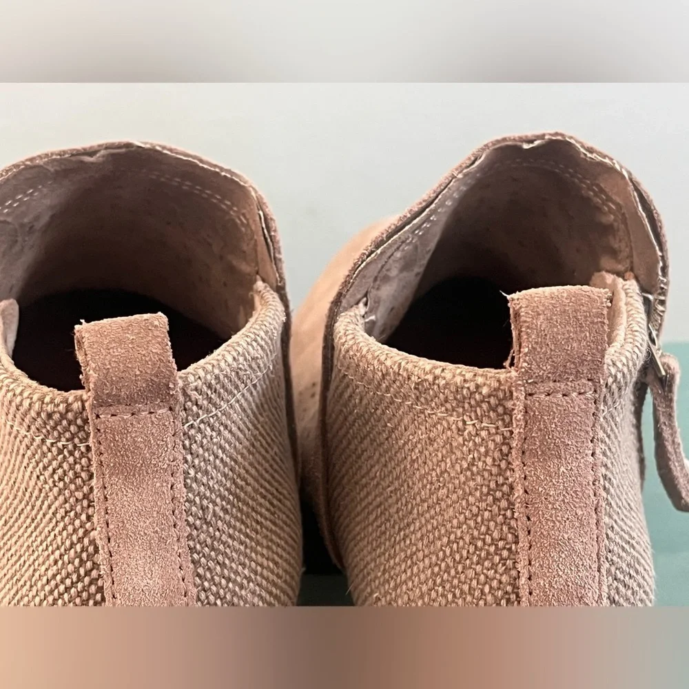 TOMS suede cutout ankle boots women’s 7 grey/taupe